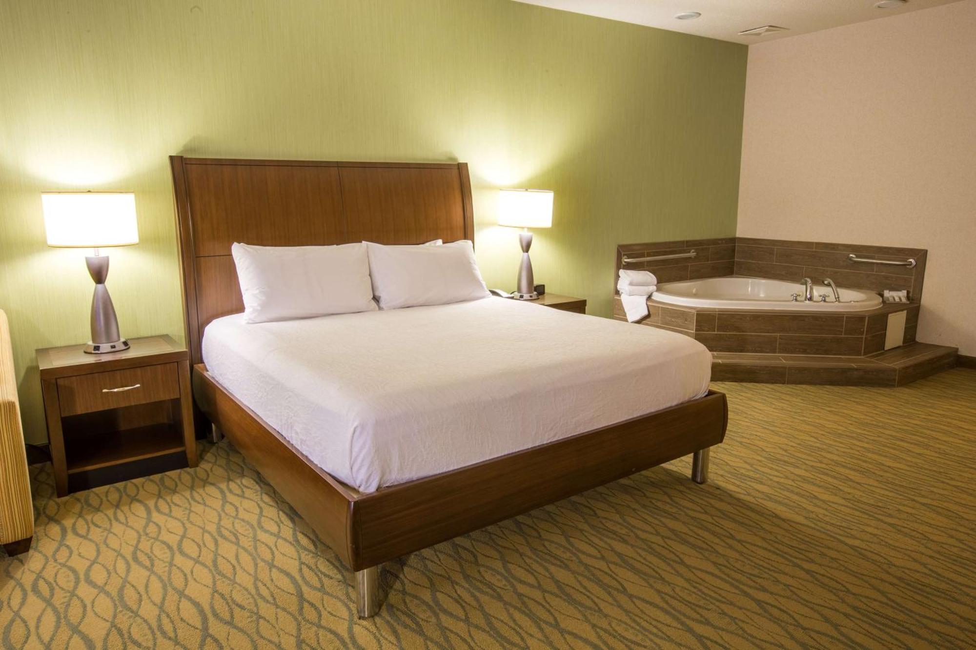 Hilton Garden Inn Стейт Колледж Экстерьер фото